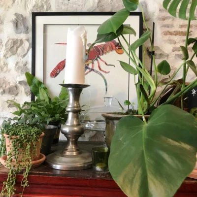 chandelier sur cabinet