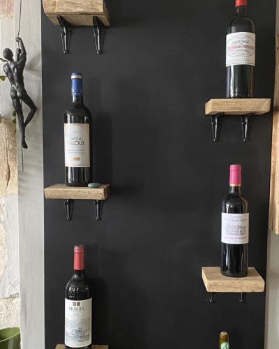 vins sur tableau noir